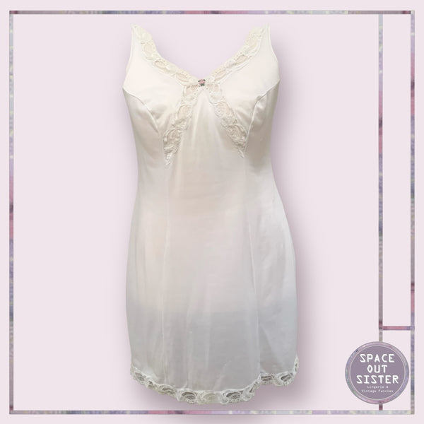 Vintage Rosebud Slip